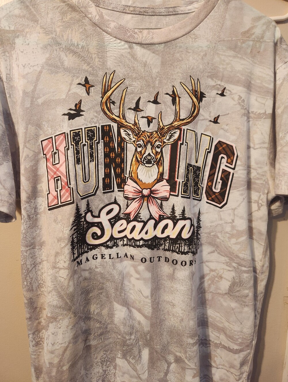 Magellan Outdoors Light Gray Hunting Season Graphic Tee with Deer